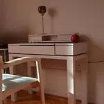 索罗那公寓 *