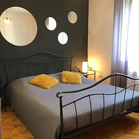 Salona Apartment *