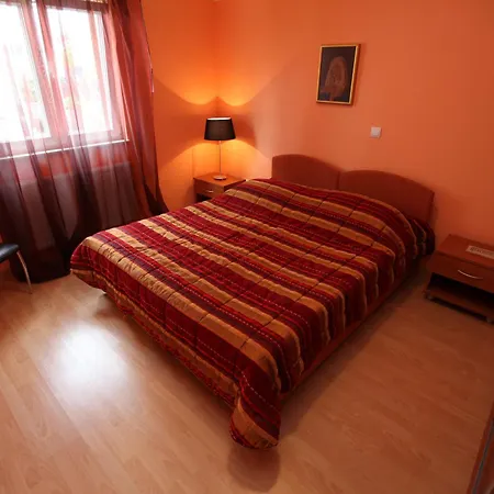 Salona Apartment *